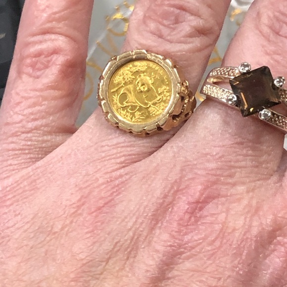 Beautiful, Collector’s Item You Can Show Off!! 1992 Solid Gold Panda Coin Ring!! - Picture 4 of 6